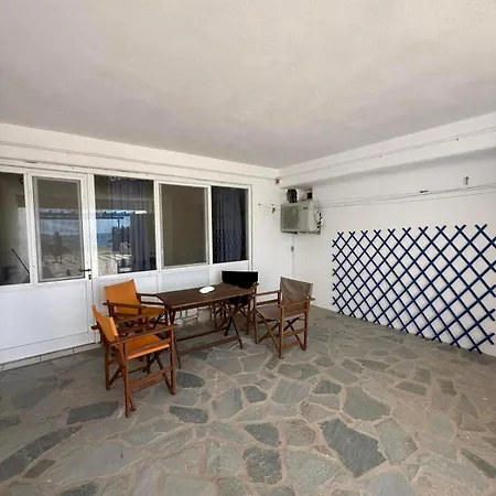 Yellow House Сasa de vacaciones Logaras