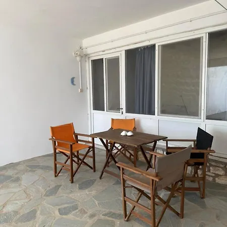 Yellow House Logaras