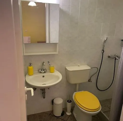 Yellow House * Логарас