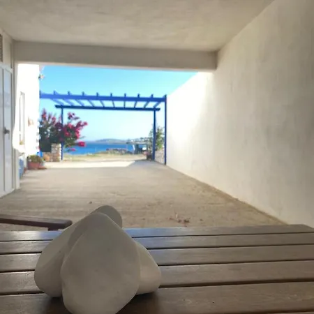 Yellow House Holiday home Logaras